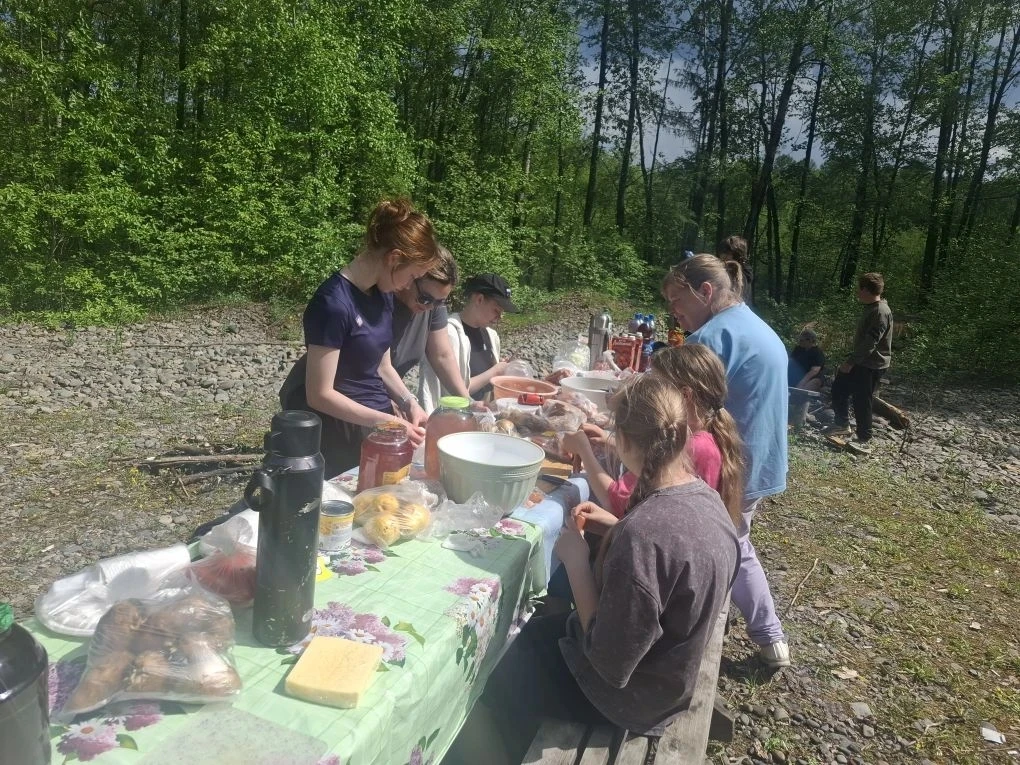 Когда погода не радует, а радость все равно случается!☺️
Вчера, 10 июня, совместно с библиотекарем Щ