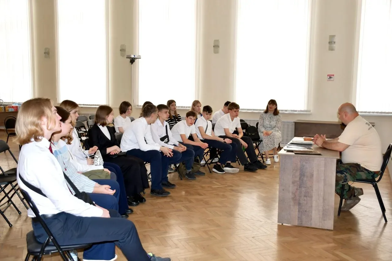В завершение учебного года учащиеся 8 «Л1» класса вместе со своим классным руководителем Тагаевой К.