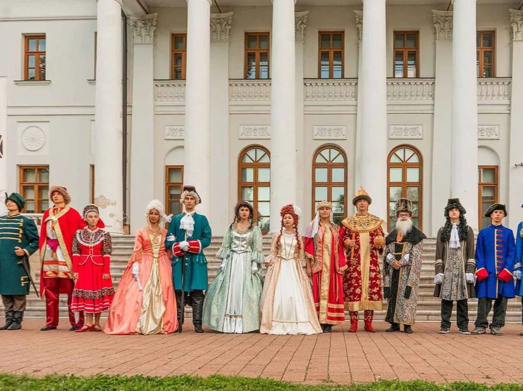 🏛 Квест «Московская машина времени»

🗓 1–30 августа, 16:00–19:00

Путешествие по эпохам от Древней