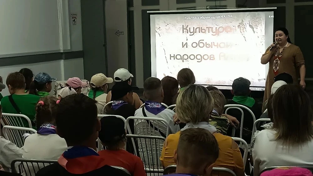 Этнокультурное путешествие «Содружества Орлят»: от легенд до горлового пения

🍀Сегодня лагерь «Содр