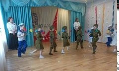МЫ ПОМНИМ! МЫ ГОРДИМСЯ!Пусть небо будет голубым,
Пусть в небе не клубится дым,
Пусть пушки грозные м