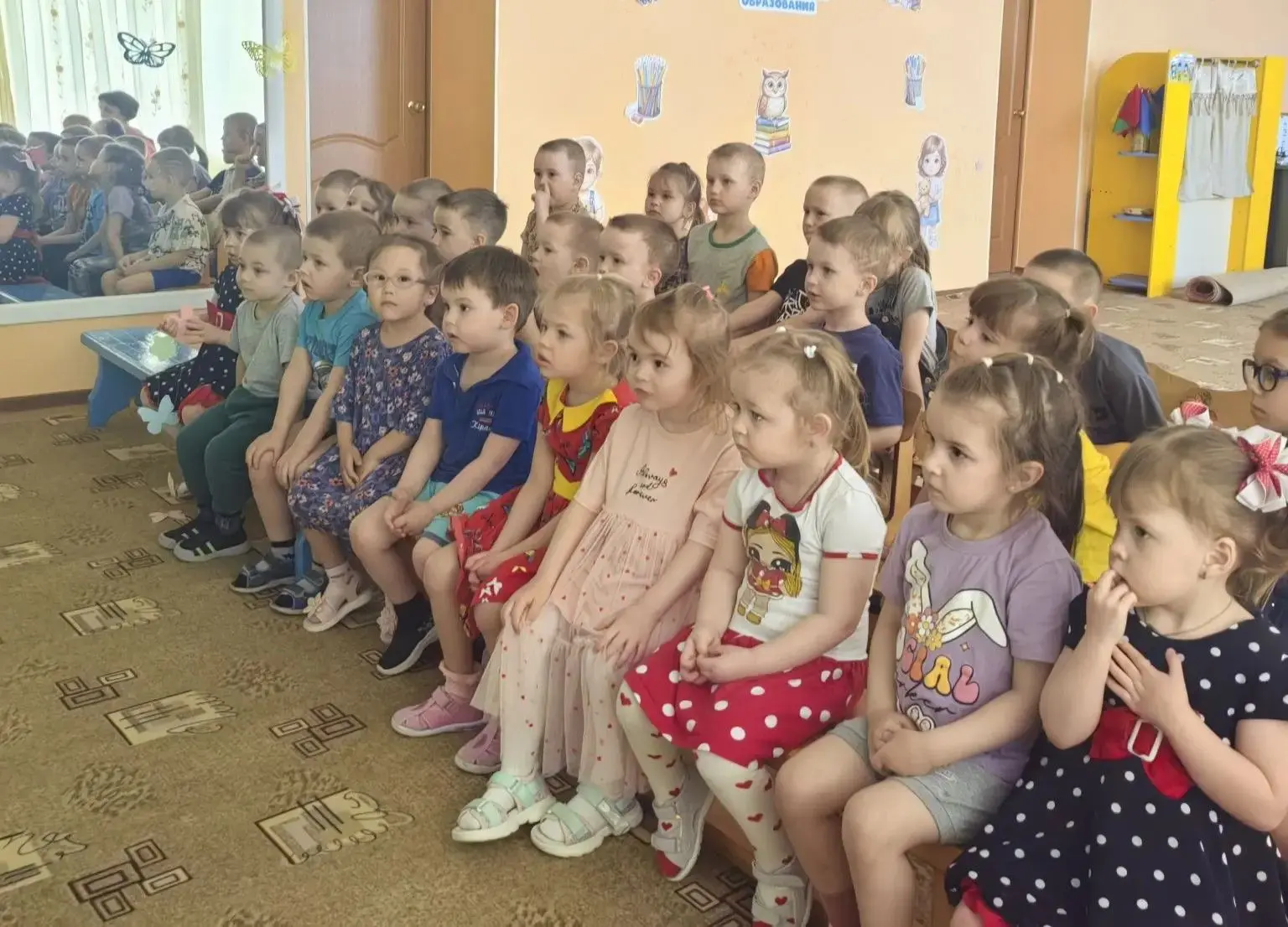 В детском саду прошел месячник безопасности на железной дороге "Уступи дорогу поездам!". Дети узнали