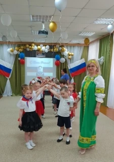 Праздник в "Полянке": День России
с национальным колоритом

12 июня наша страна отмечает День России