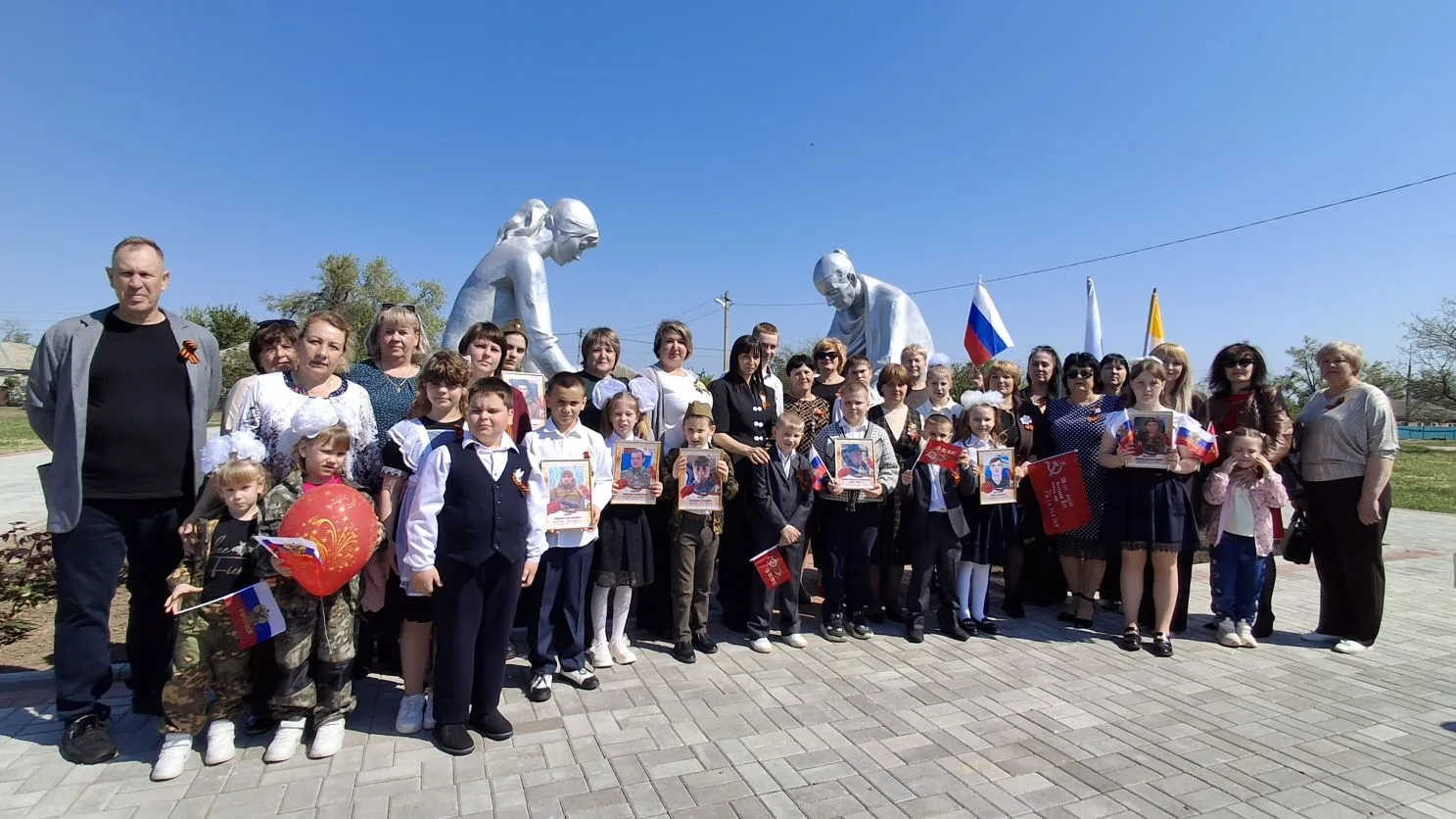 Сегодня в День Победы в Великой Отечественной войне коллектив и воспитанники нашего учреждения приня