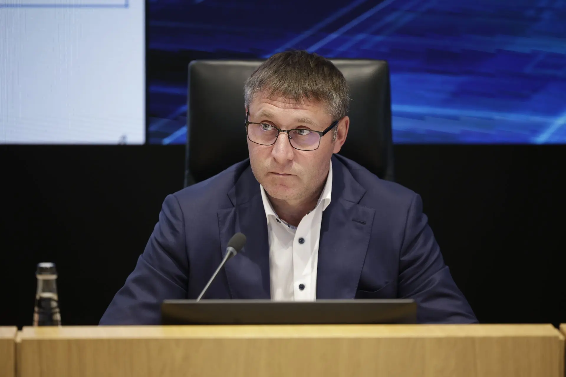 Провёл традиционное совещание с правительством области

Вчера наш регион с рабочим визитом посетил п