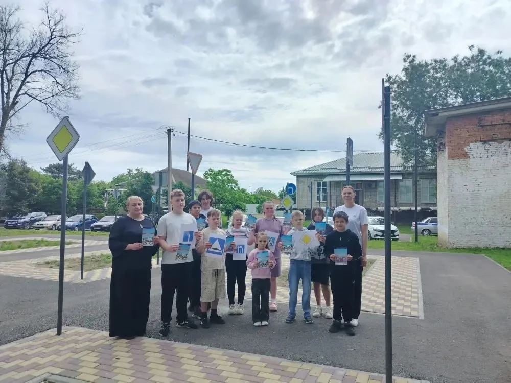 ❗❗❗ В парковой зоне села Китаевского для юных читателей библиотекари провели познавательный час «Азб