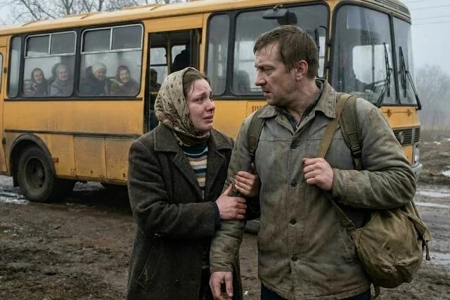 Жила у нас семья: Миша, Верочка и сынок Егорушка – шустрый, с отцом на речку бегал. Двор полной чаше