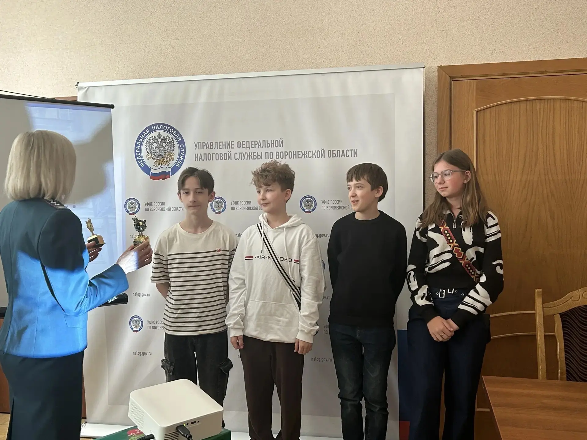 📉 Налоговая грамотность с юных лет: наши пятиклассники в гостях у ФНС! 
 
📍В рамках повышения фина