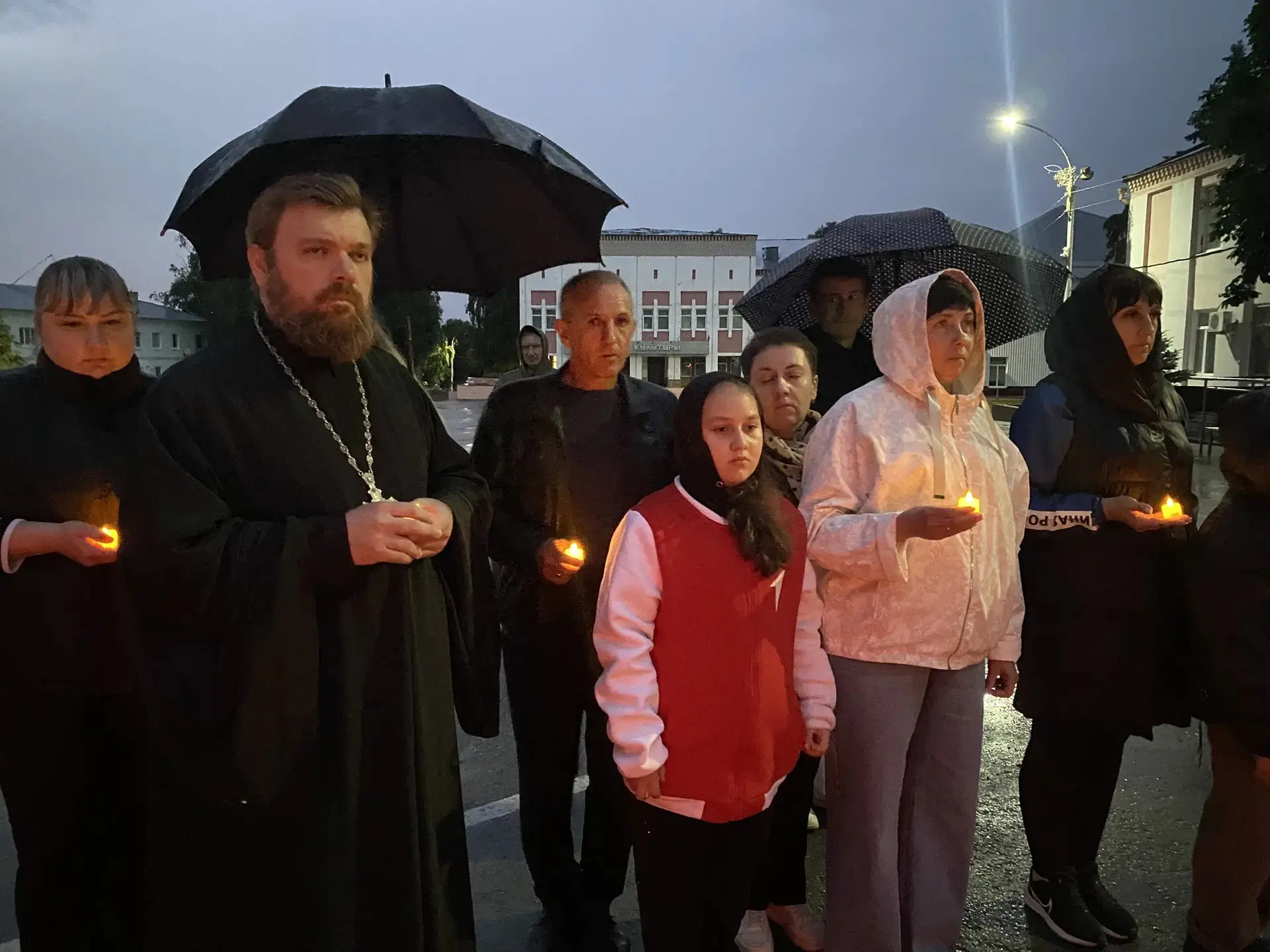 🕯️Через года, через века - помните...

В Лысогорском районе почтили память погибших воинов в канун 