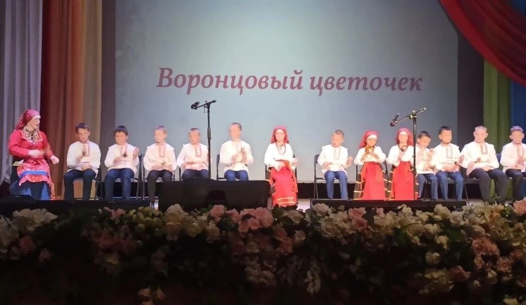 Сегодня фольклорный ансамбль "Пролески" Белоколодезской средней школы под руководством Ражниковой О.