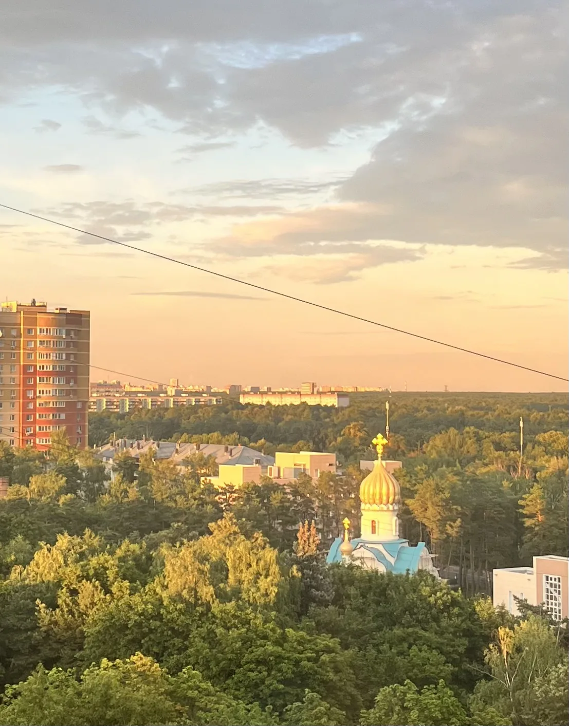 Благодарю всех за общее поле и участие в сессии❤️🙏😇

Фото из окна) храм и купола, сегодня на сесси
