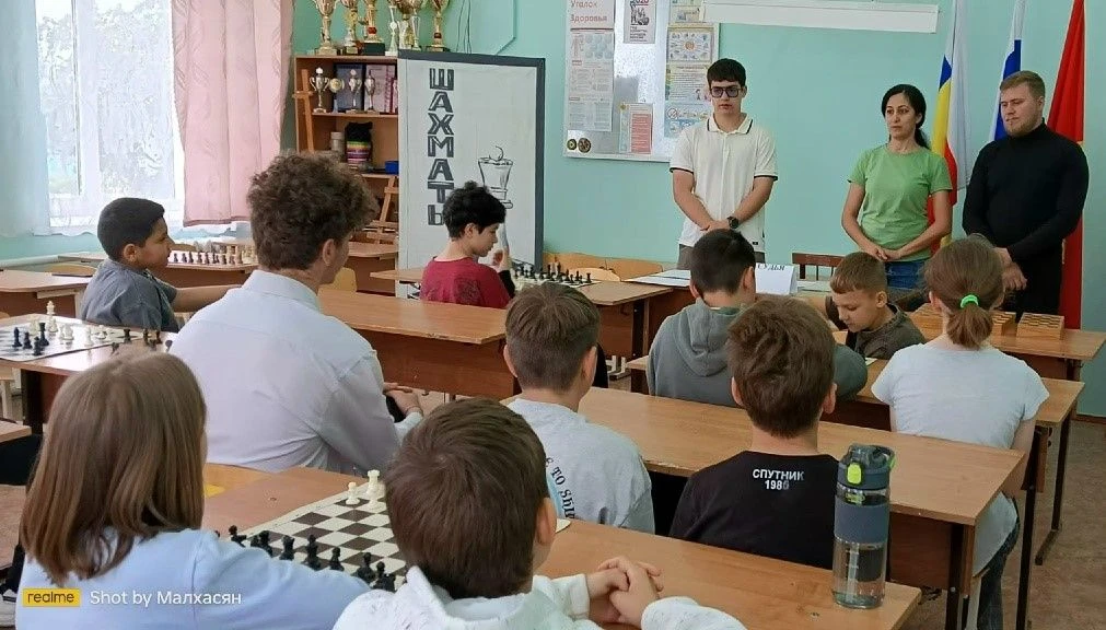 Первый день лета , ребята с огромным удовольствием отпраздновали за шахматным столом, приняв участие