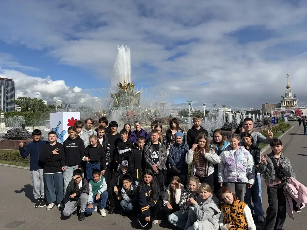 🌊 Путешествие в подводный мир: школьники посетили «Москвариум» на ВДНХ! 🌊

Сегодня наши ученики от