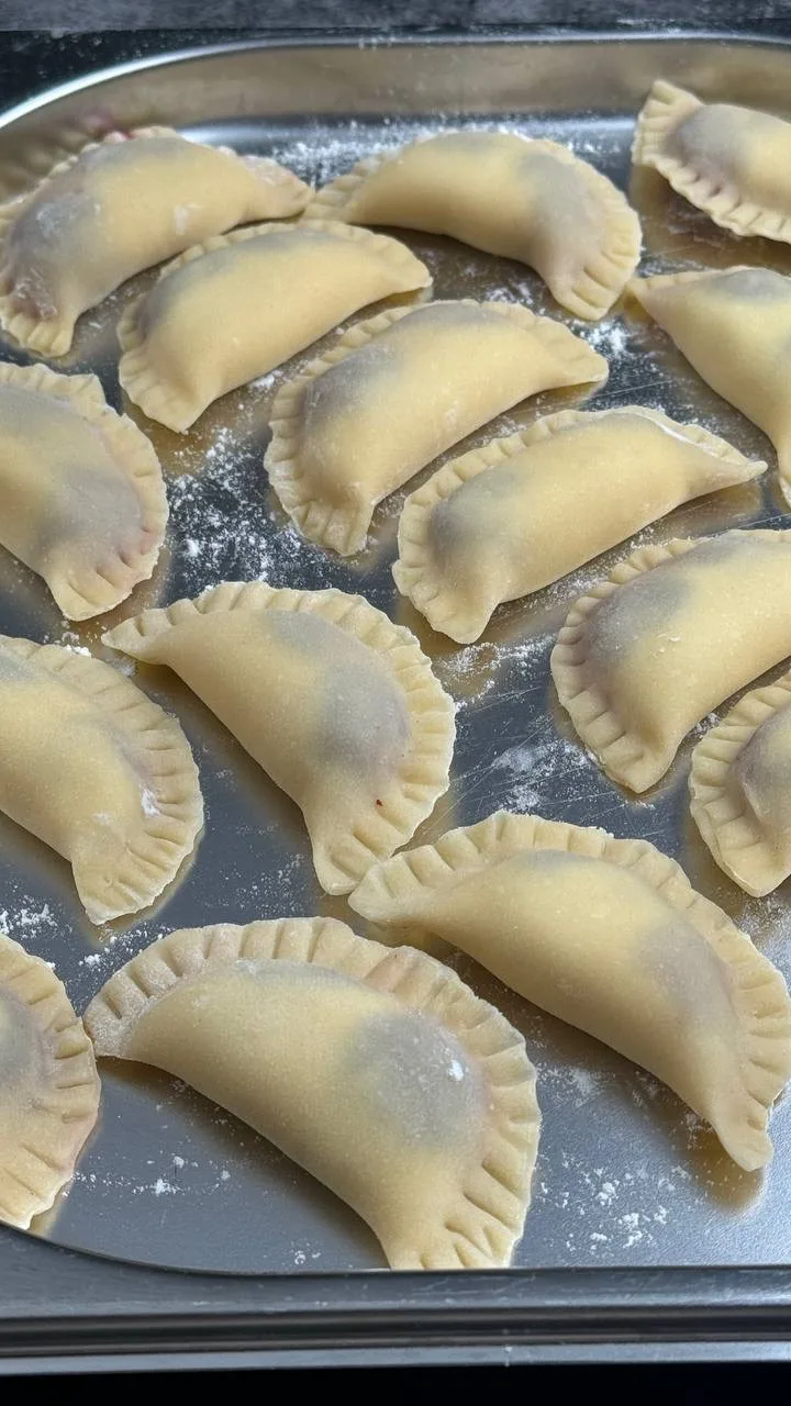 Это самые вкусные вареники с вишнями!!!🔥

Делюсь своими секретами приготовления!!!😁👌
⠀
Есть два с