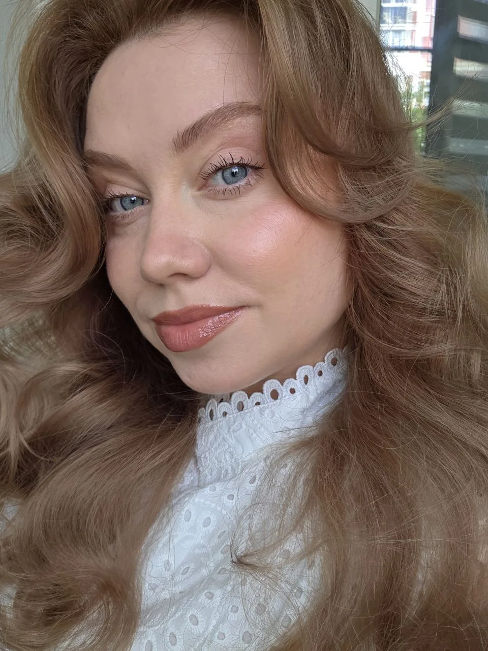 Сегодня на нежном 🤍

Для макияжа использовала:
• ВВ крем MIXIT spf 40 тон 01
• Консилер PNFL Soft о
