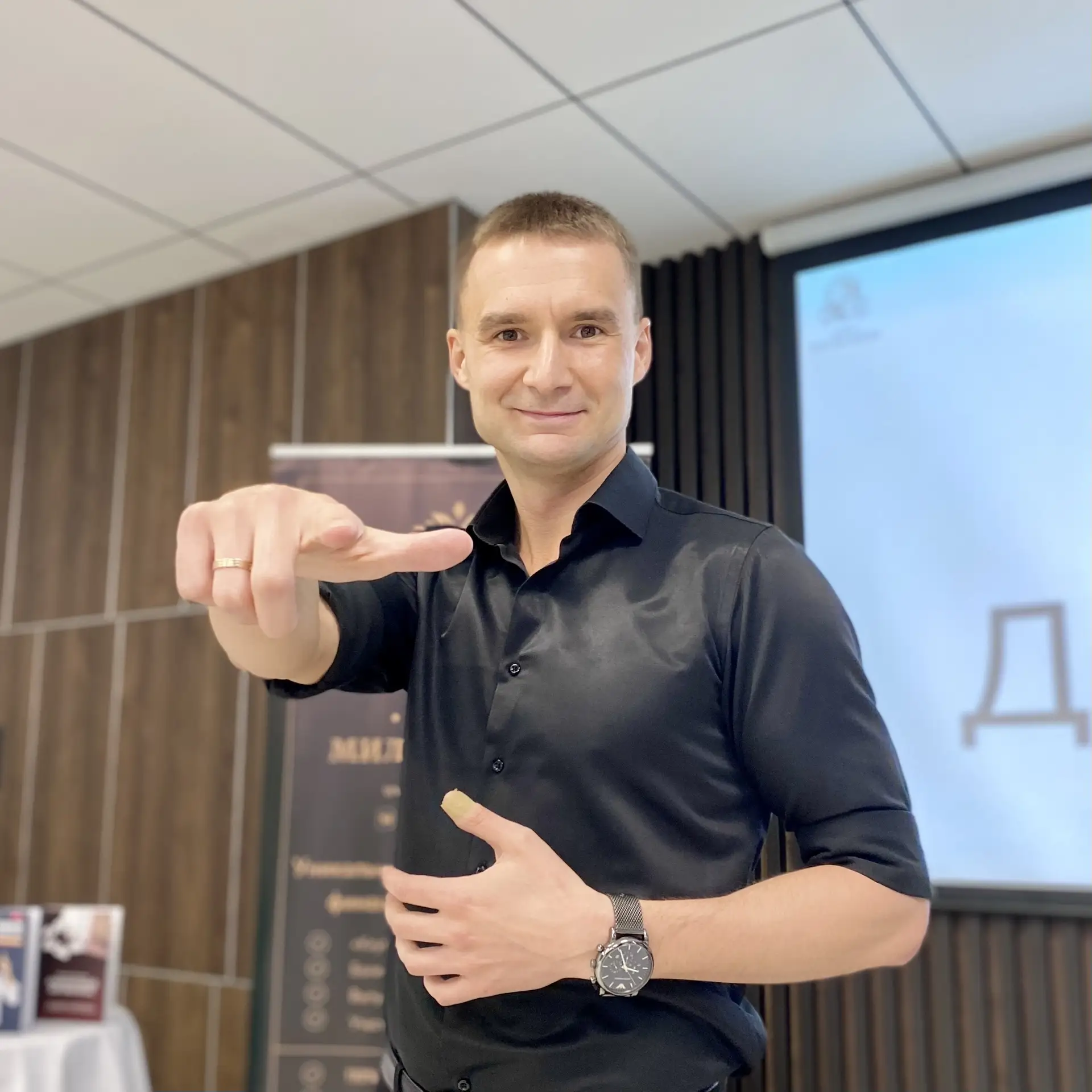 Дмитрий, зачем тебе это надо? У тебя же медицинское образование 😳

Эту фразу я слышал постоянно, ко