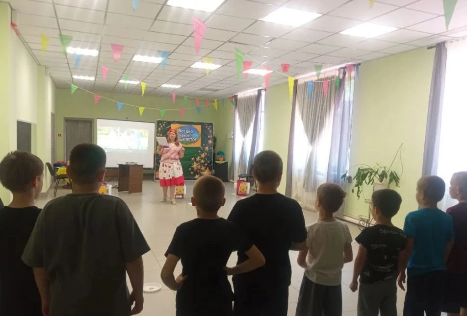 Игровая программа для детей под названием "Вот оно какое наше лето!"  состоялась в МУК СДК "Мокрогаш