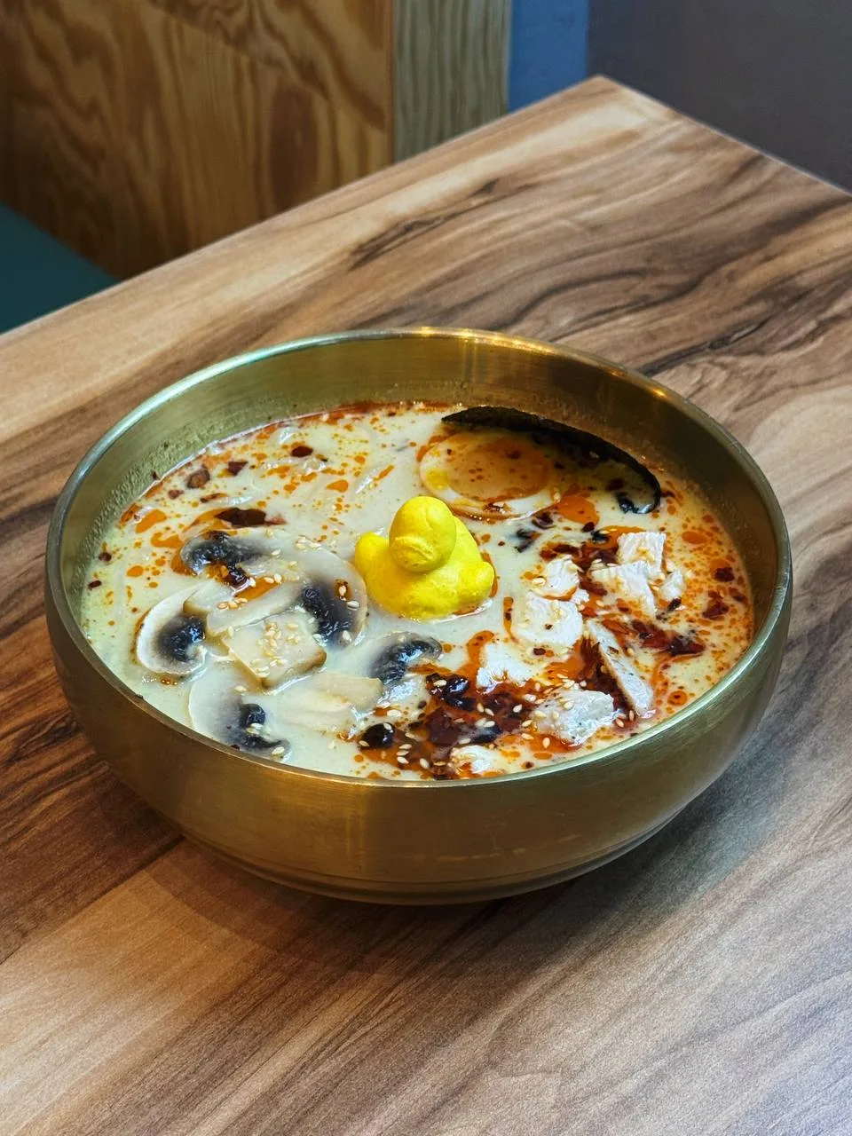 Новинка — жёлтые уточки в раменах! 🐤

Мы обновили подачу раменов: 
🤩Теперь в тарелке можно встр