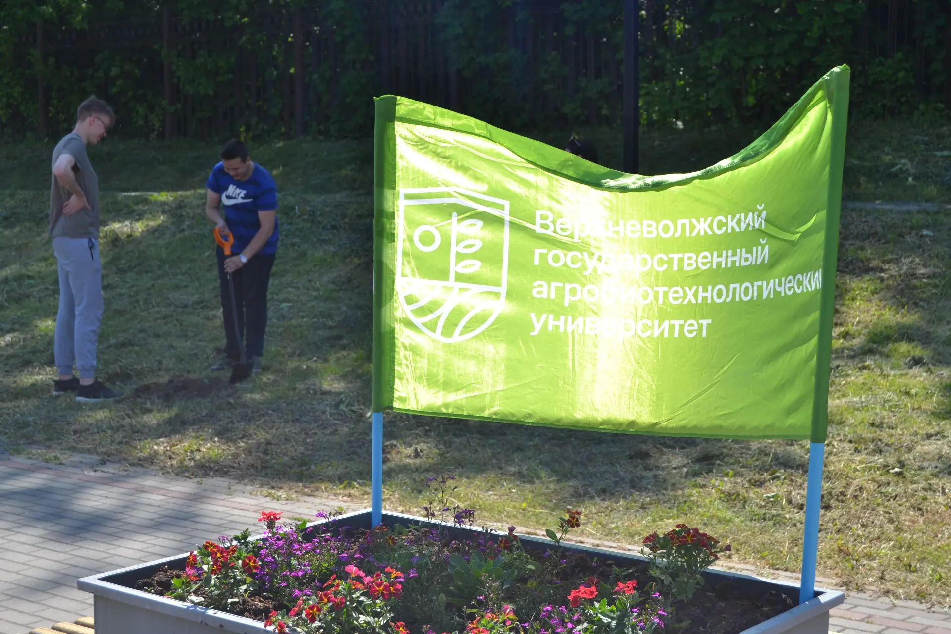 🌳 Агробиотех подарил деревья родному городу

Студенты и преподаватели @agrobiotex_ivanovo (Верхнево
