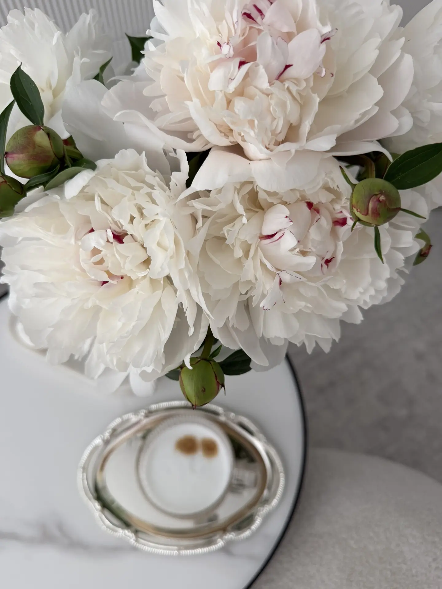 ДР прошел,а подарки продолжают радовать🌸мне очень красиво,обожаю цветы 🌷 

Столько теплых слов и п