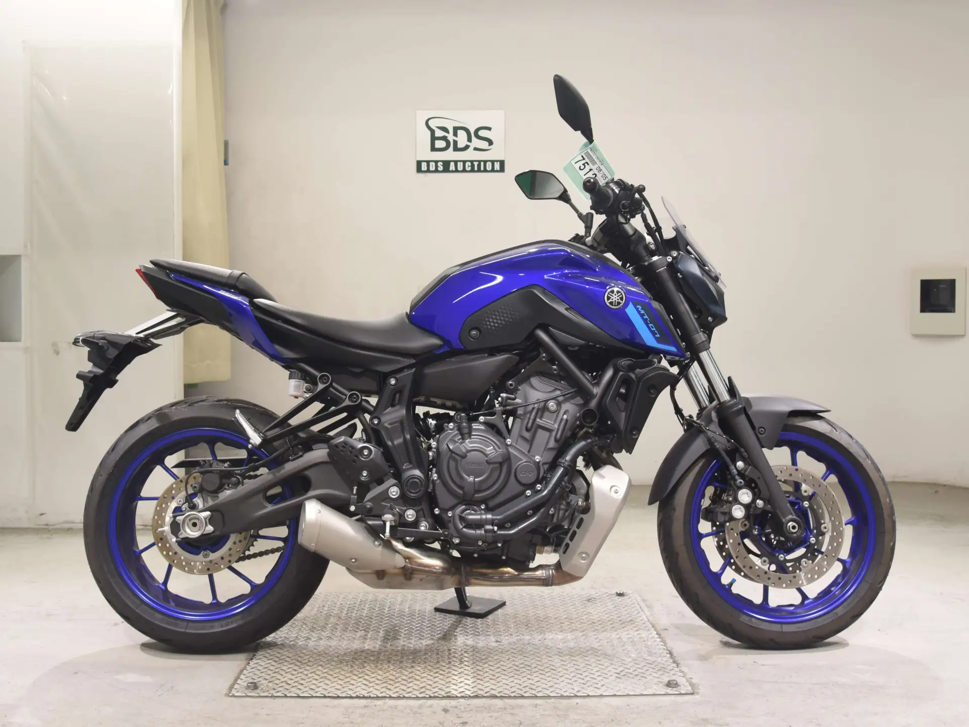 Доброго дня,друзья!
Сегодня была выкуплена свеженькая Yamaha MT-07 ABS.
Год 2023 
Пробег всего 853 к