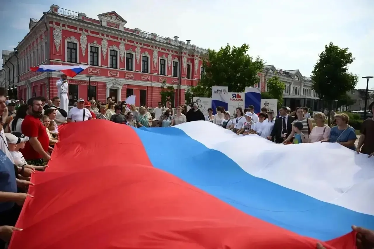 Культура, традиции и единство: как Тульская область встретила День России

Центральным событием стал