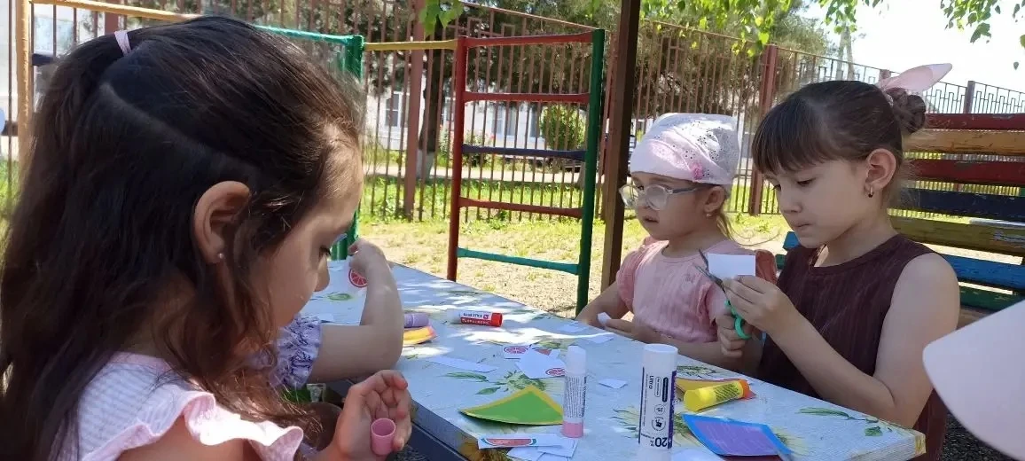 Наступило лето - самое любимое время года детей! Хочется играть, плескаться с водой, загорать, кушат
