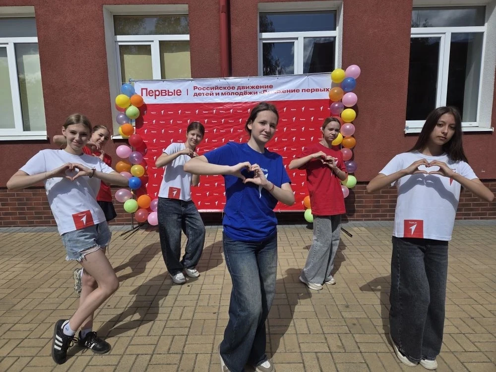 🎉 Смена открыта! Как прошел наш день в школьном летнем лагере "Время первых:Найди призвание"? 🎉
Се