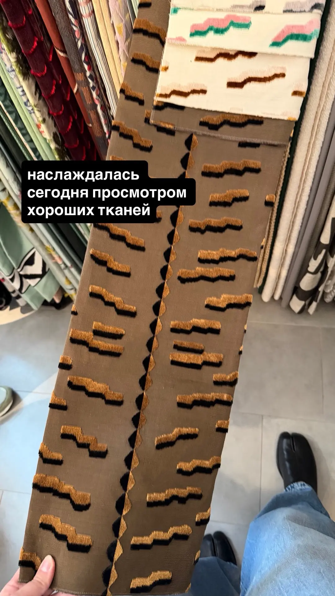 Порция вдохновения😍

Когда смотрю на такие красивые ткани, сразу представляю, какой красивый бы был
