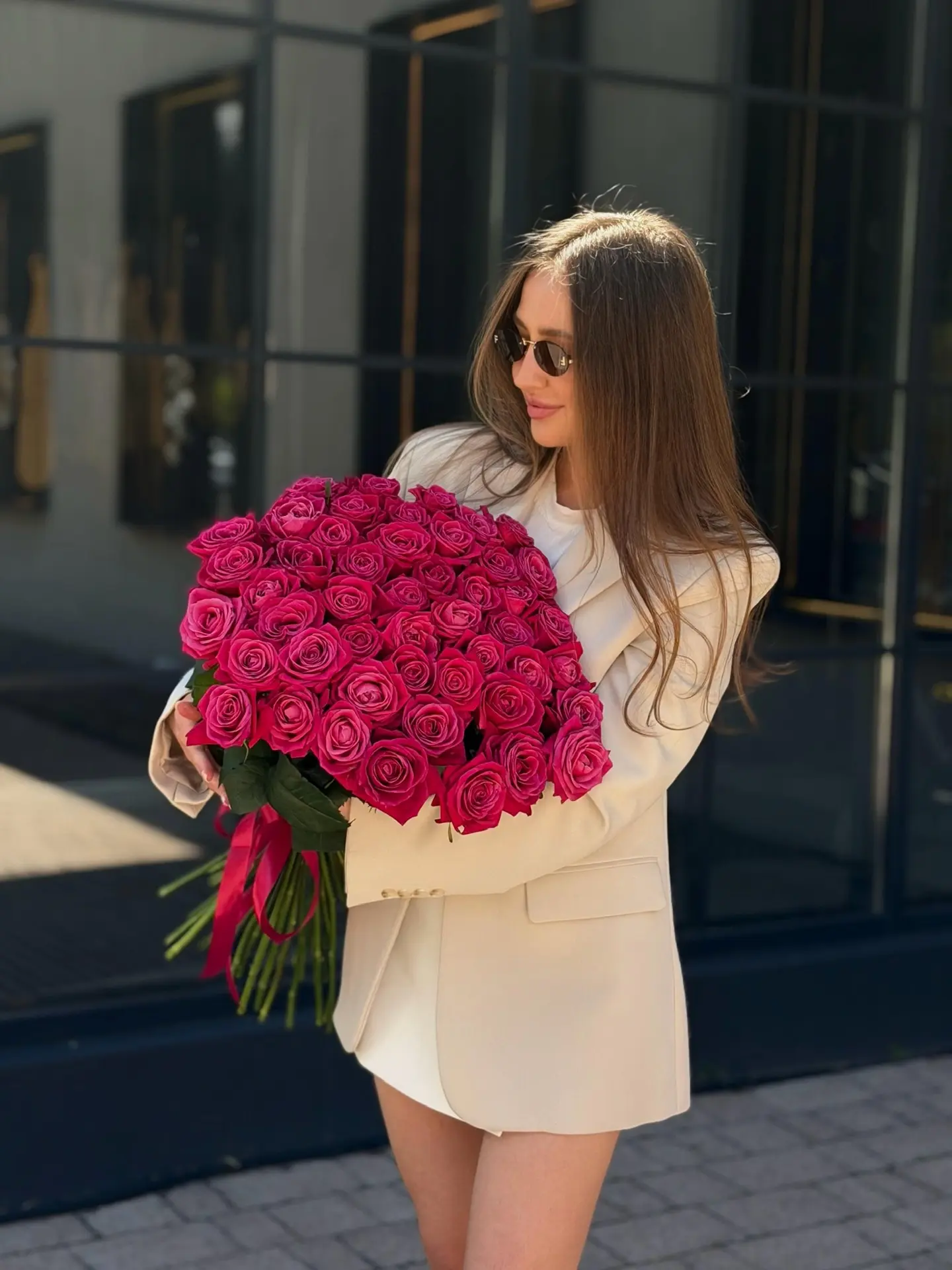 Шангрила 😍
насыщенный малиново-розовый оттенок и плотный бутон, который создаёт объём

яркие, выраз