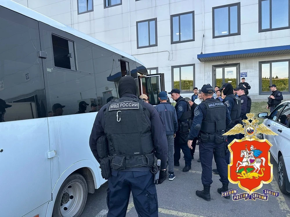 Подмосковные полицейские пресекли нарушения миграционного законодательства

Сотрудники Управления по