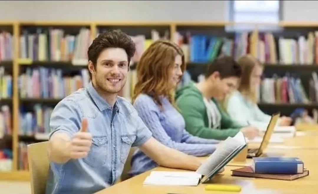 🎓УВАЖАЕМЫЕ ВЫПУСКНИКИ!

✨️Совсем скоро начнётся горячая пора защиты дипломов - последний этап перед