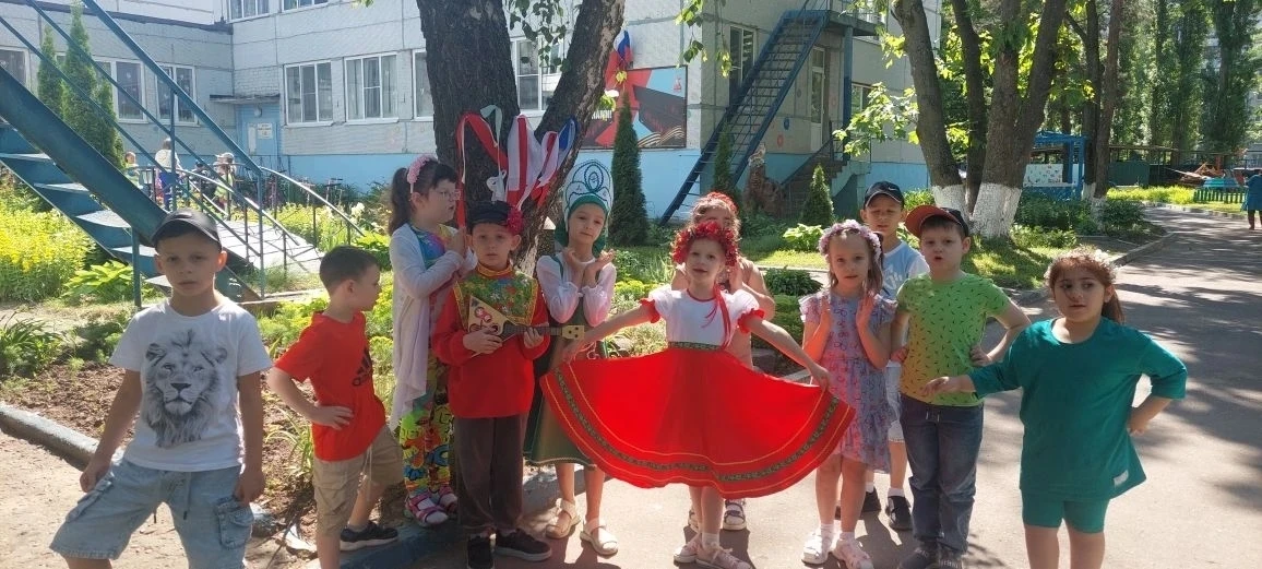 Проведение досуга, посвящённого берёзе как символу России🇷🇺, в детском саду — это эффективный спос