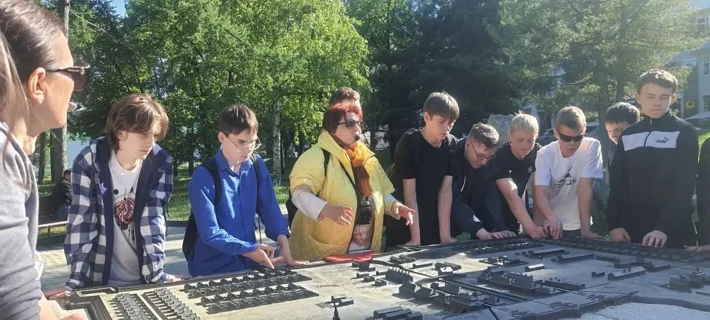 Учебный год завершён, а приключения продолжаются!☀
 
Ученики 8 «А» и 8 «В» класса решили отметить ок