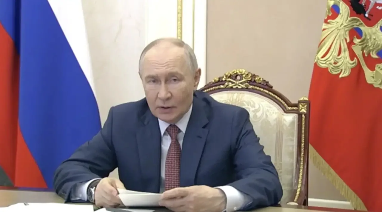 Владимир Владимирович Путин по видеосвязи провёл совещание по вопросам социально-экономического разв