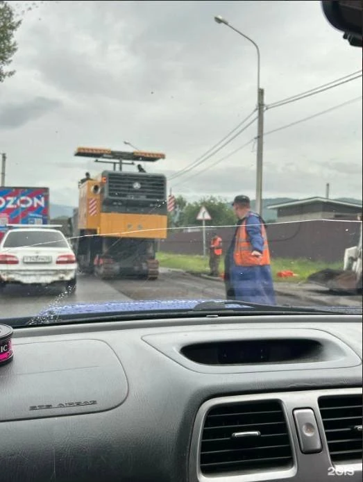 🚗 Култук встал в 6-километровую пробку — люди стоят по полтора часа

Обе полосы багровые. Со сторон