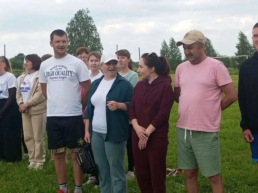 Весёлые старты среди работников образования 

Сегодня на стадионе прошли традиционные соревнования «