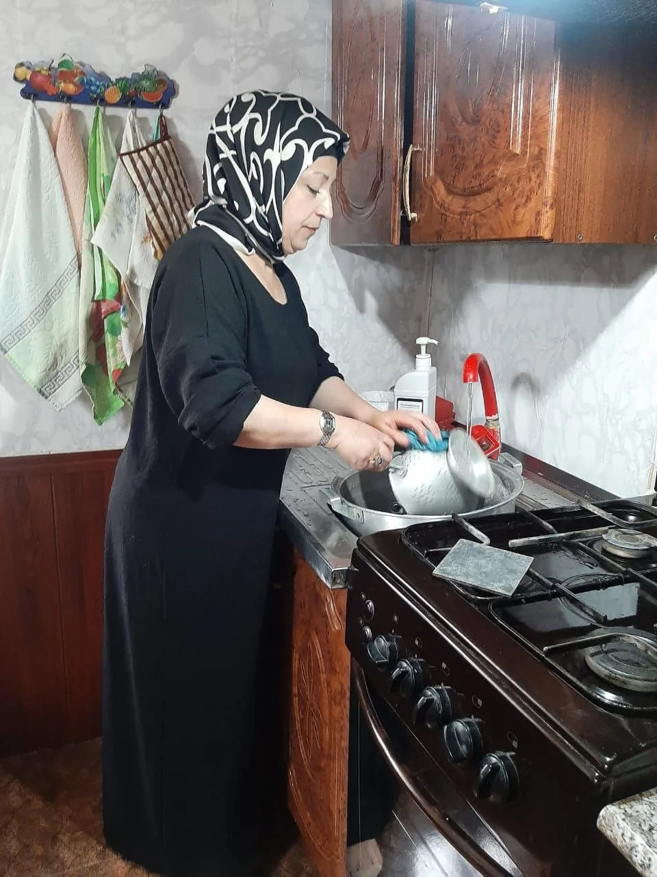 Социальный работник 3-отделения социального обслуживания на дому Юсубова Джамиля Сулеймановна оказыв