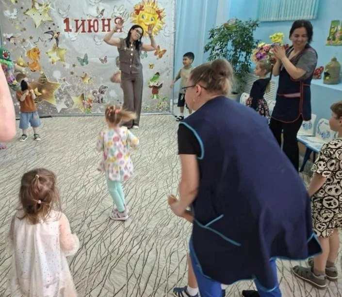 ☀️ День защиты детей в дошкольном отделении — море веселья! ☀️

Клоун Вася устроил для ребят танцы, 