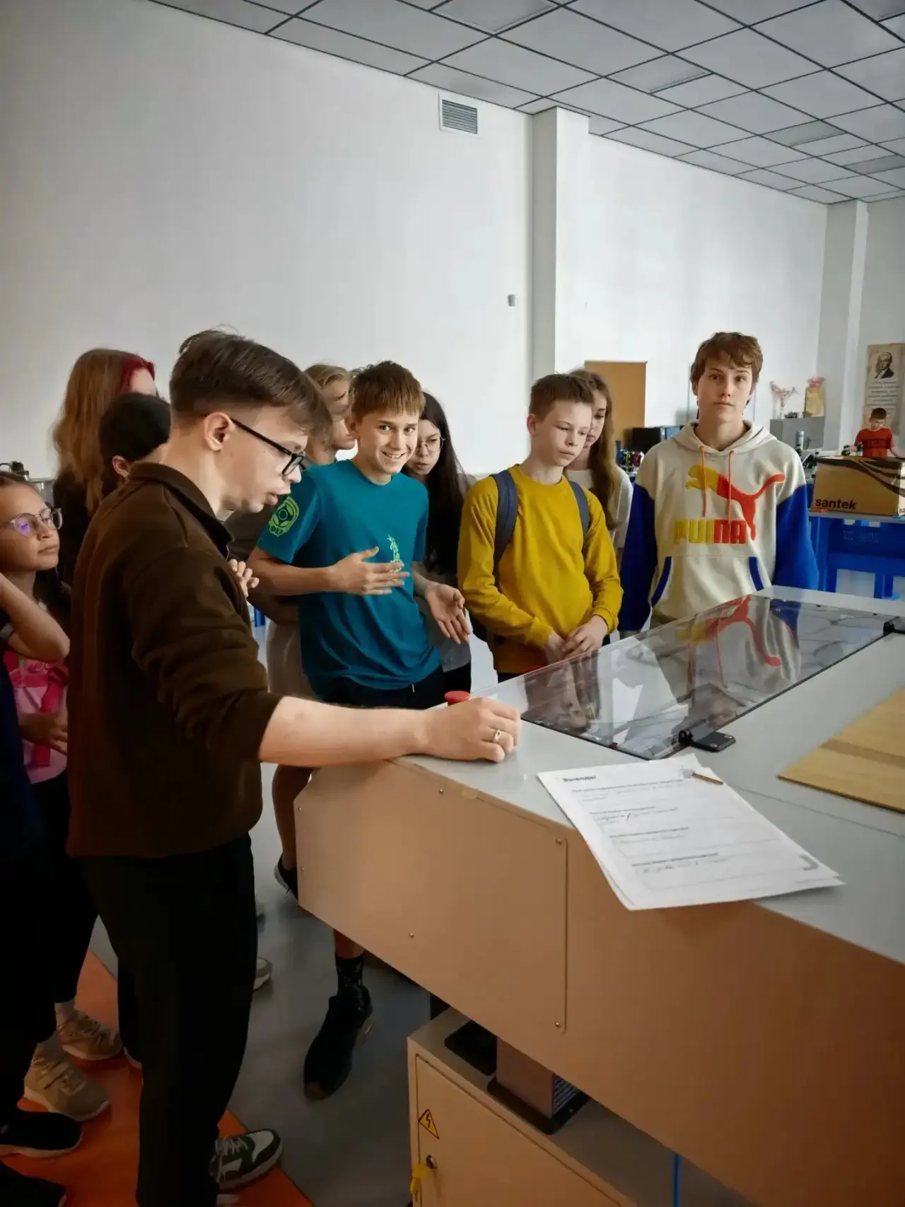 Посмотрите, какие крутые подставки под сотовые телефоны сегодня сделали ребята из 3 отряда на мастер