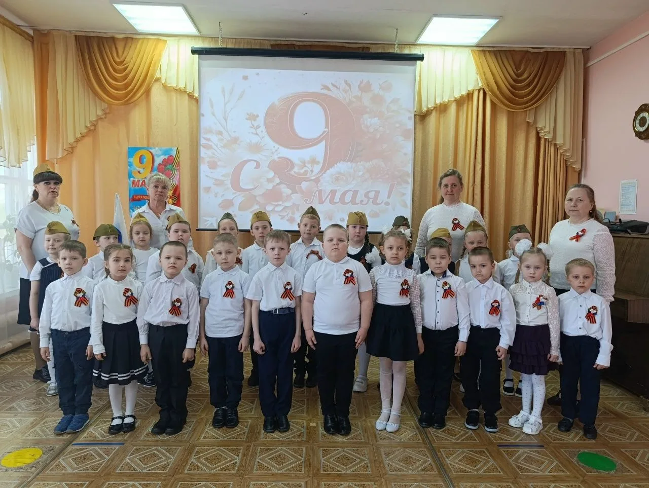 В детском саду «Ягодка» прошла тематическая неделя «Ожерелье Победы», организованная с целью бережно