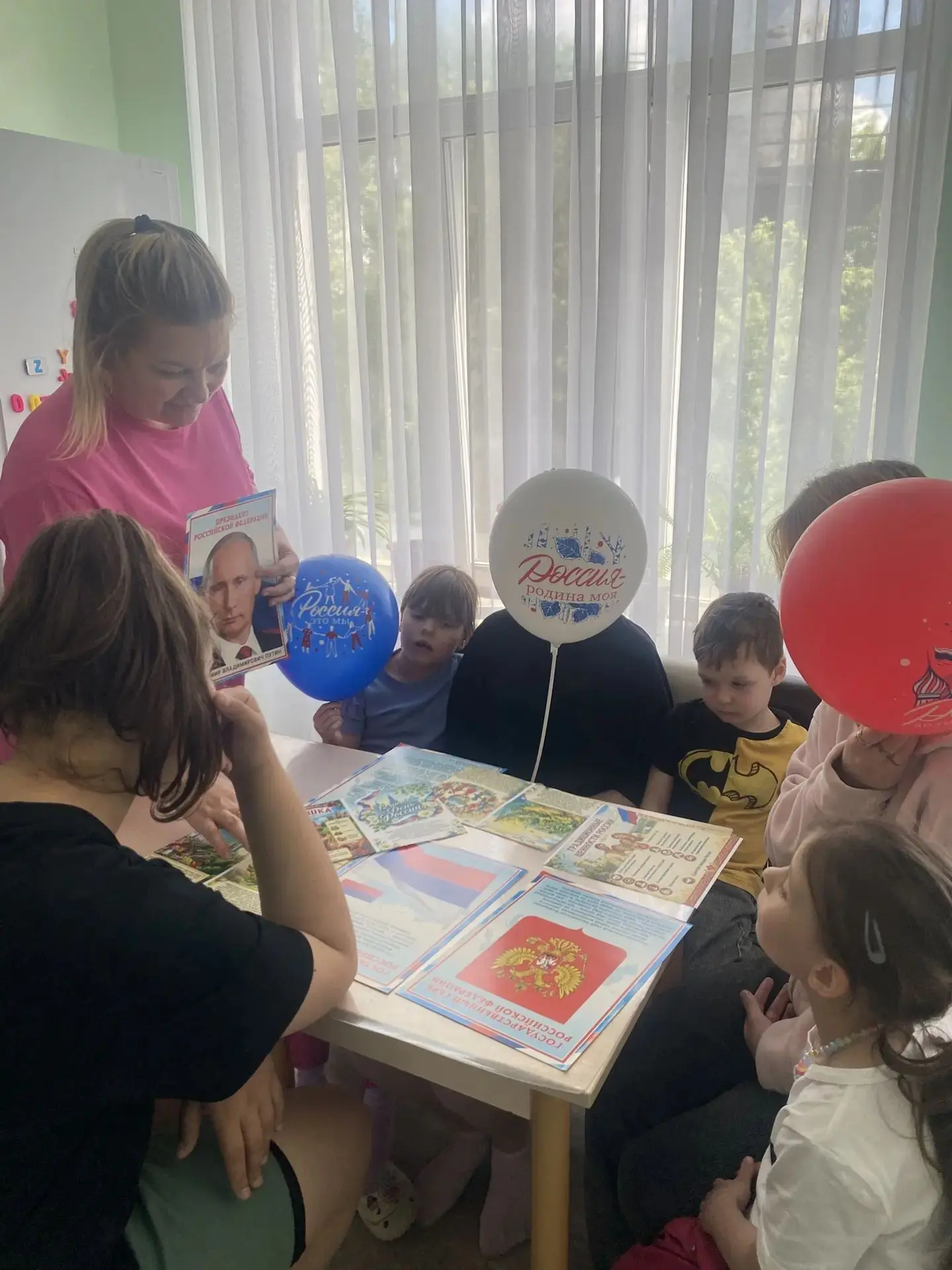 12 июня в ГКУСО СО СРЦН прошло важное и душевное мероприятие «Россия – страна, в которой мы живём»!О
