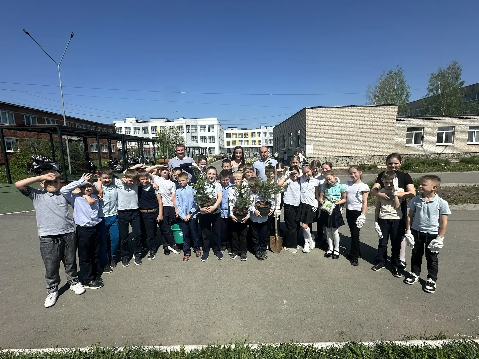 18 мая ученики 3 «А» класса посадили ели на территории школы. 

Посадка деревьев  — это не только по