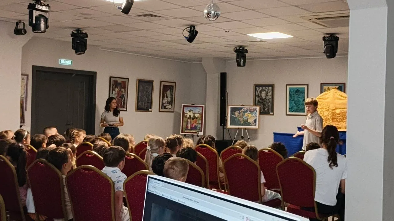 🐟4 июня в доме дружбы народов прошёл спектакль «Золотая Рыбка»!

🤩Это событие было особенно значим