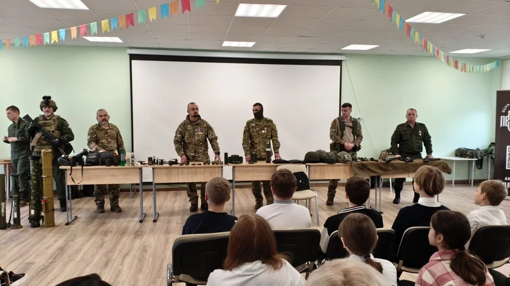 29 апреля в школе прошёл "Урок мужества" от АНО ПР ДПКВ "ПЕРЕСВЕТ" . Мы говорили о важном, серьёзном