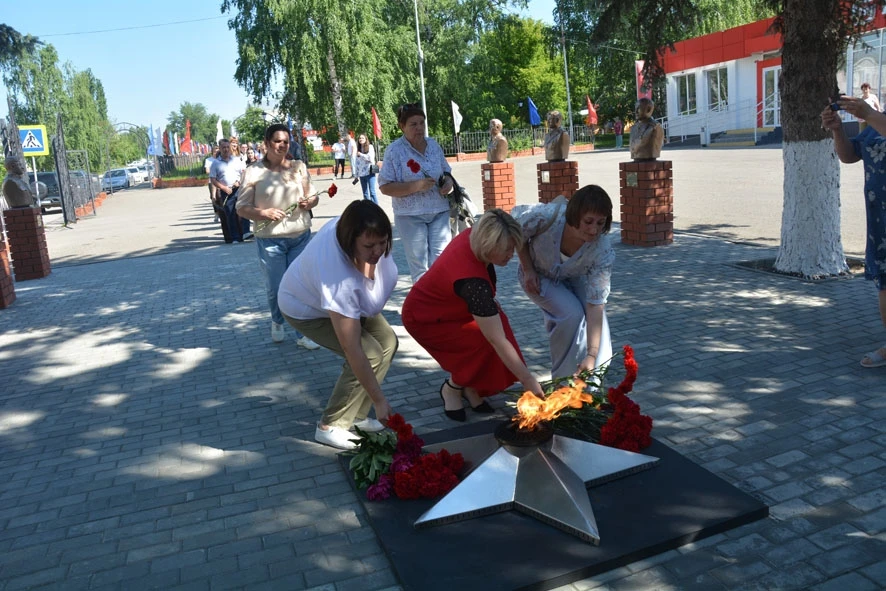 🇷🇺🇷🇺🇷🇺🇷🇺🇷🇺🇷🇺🇷🇺🇷🇺

🇷🇺День России- праздник нашей великой державы, свободы, мира, со