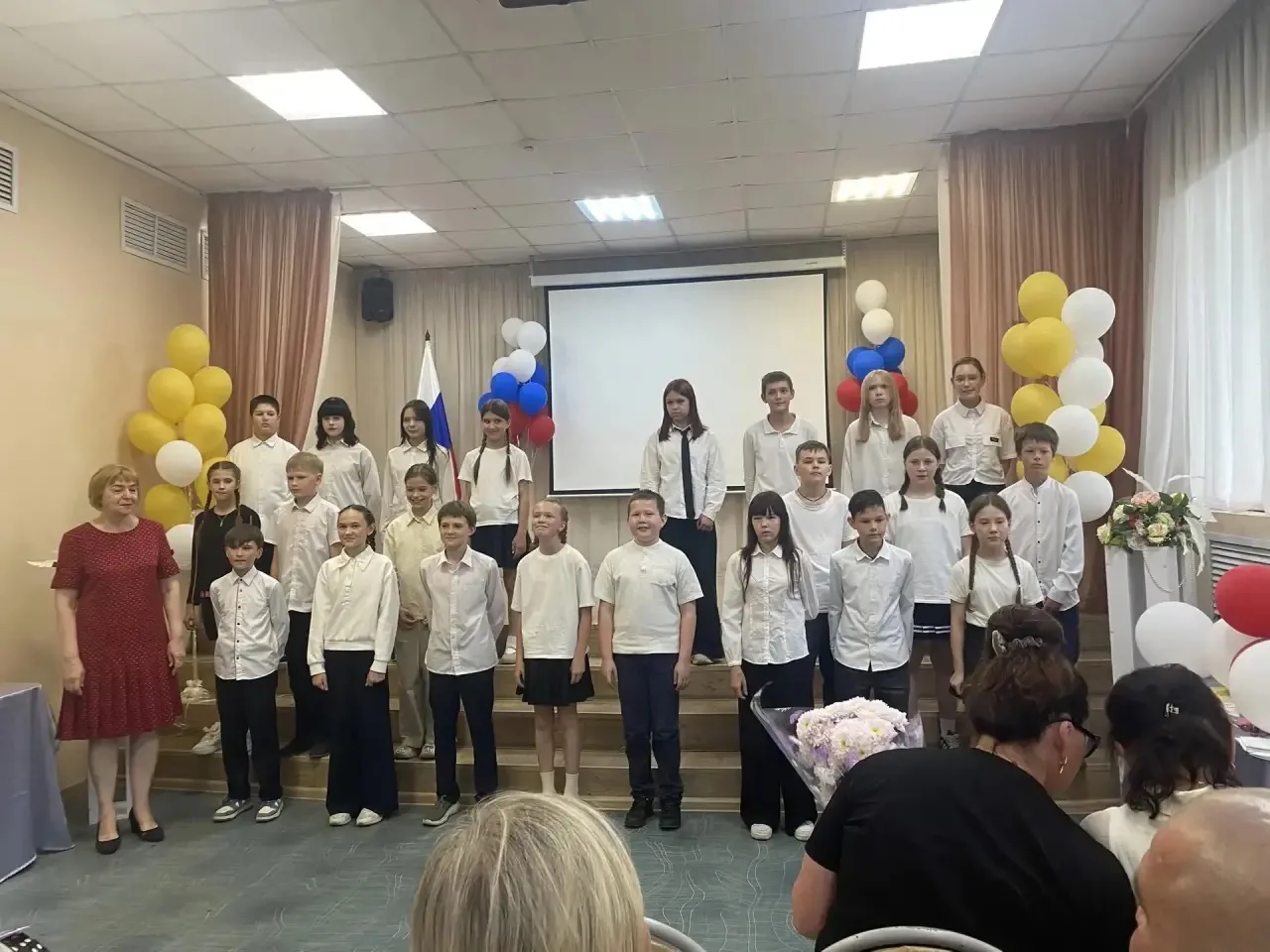 🌈 «До свидания,школа! Здравствуй,лето!» под таким лозунгом прошло Торжественное собрание родителейи