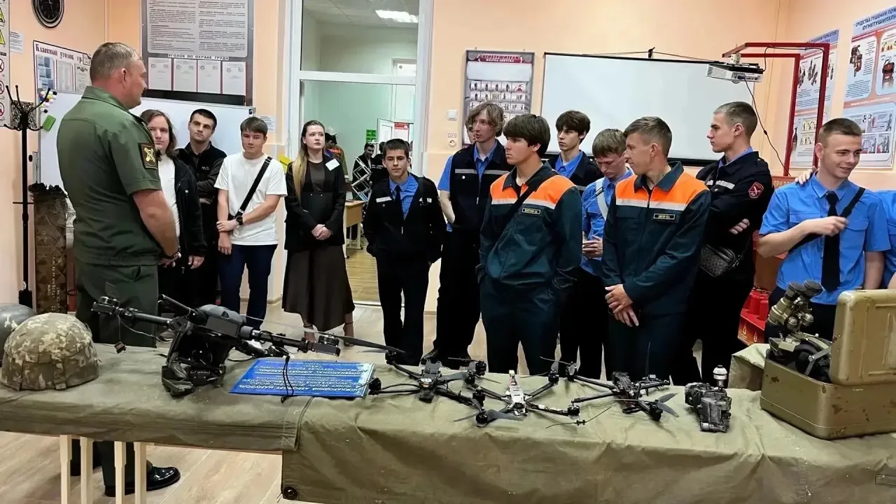 Студенты Славянского района узнали о передовых достижениях в сфере беспилотной авиации

Участниками 