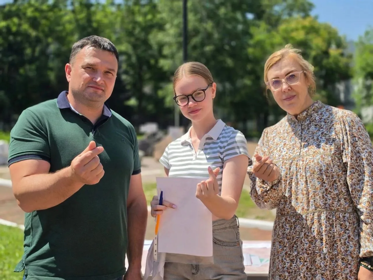 🎲 Квиз, ребусы и... огромный торт. Вот такое мы любим

Утро ребят из гимназии № 1 выдалось по-насто
