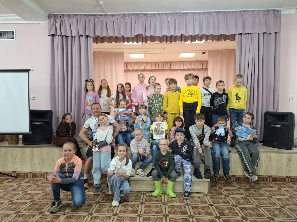 Лагерь «Вдохновение»

11 июня, в преддверии праздника Дня России, в нашем лагере прошли тематические